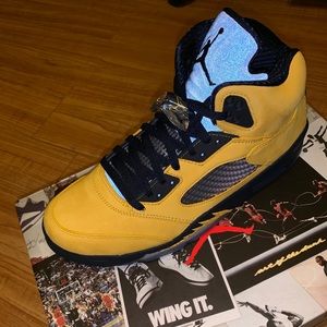 Air Jordan 5 Michigan